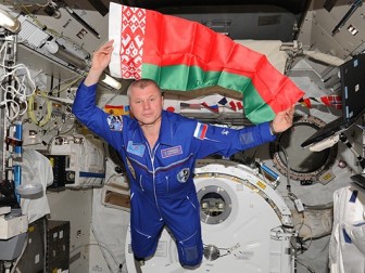 Олег Новицкий с борта МКС поздравил землян с Днем космонавтики 