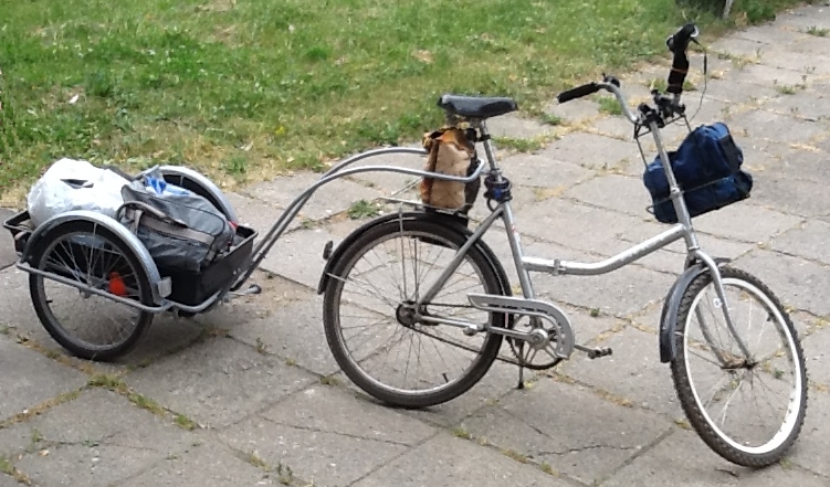 Грузовой велосипедный прицеп с пружинной подвеской и колесами быстрого крепления